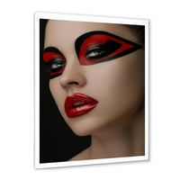 DesignArt 'Црвени усни црна шминка на очите на маската девојка' модерна врамена уметничка печатење
